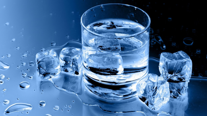 Холодная вода: какой вред организму она наносит